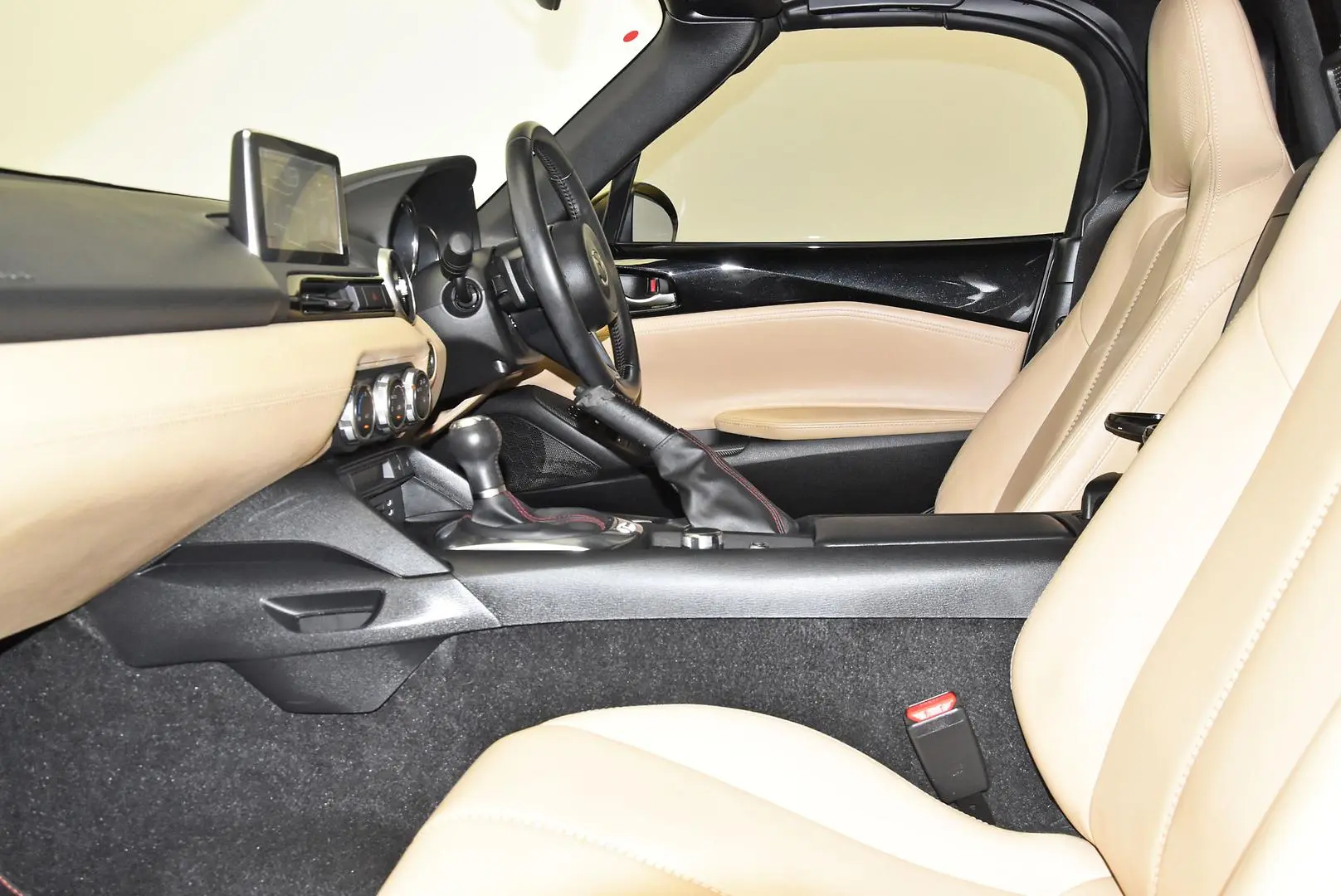 2015 Mazda MX-5 Gallery Image 16