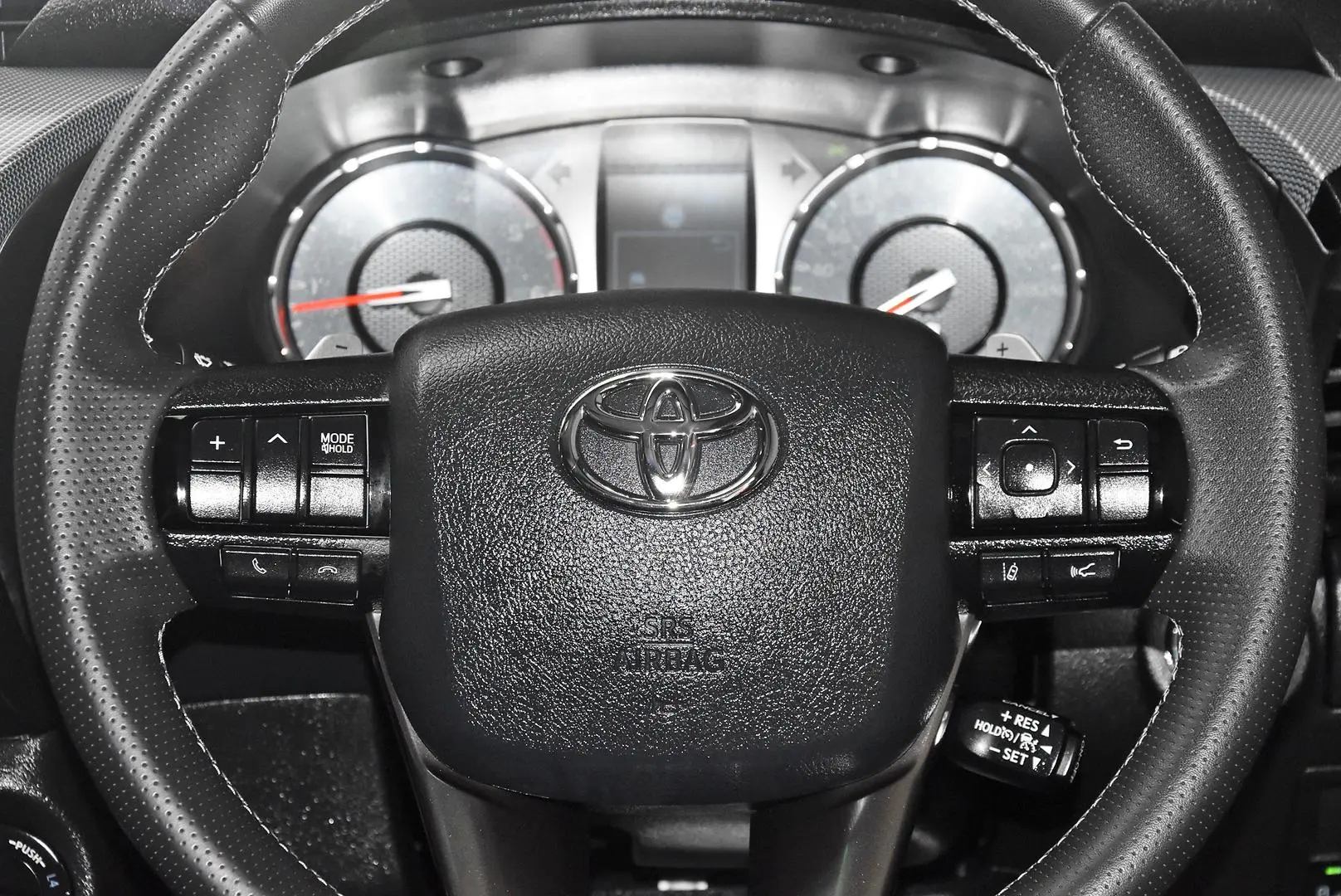 2024 Toyota Hilux Gallery Image 16