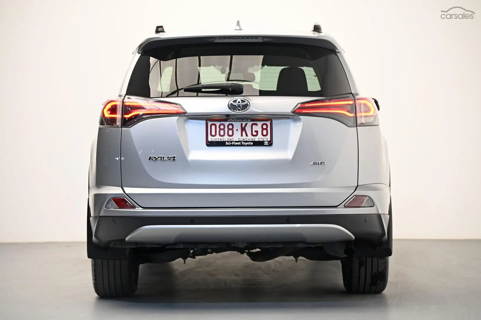 2017 Toyota RAV4 Image 6