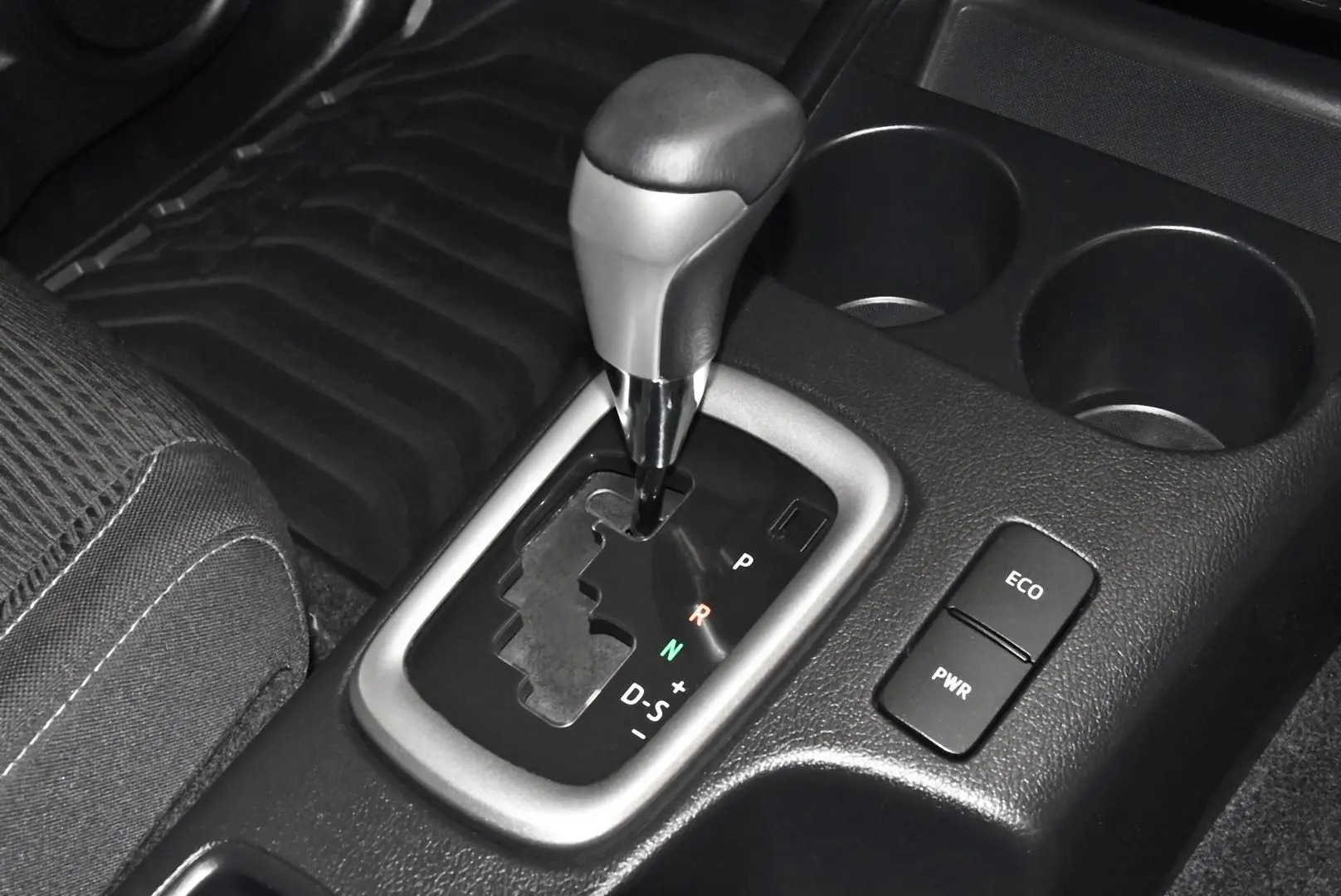 2024 Toyota Hilux Gallery Image 14