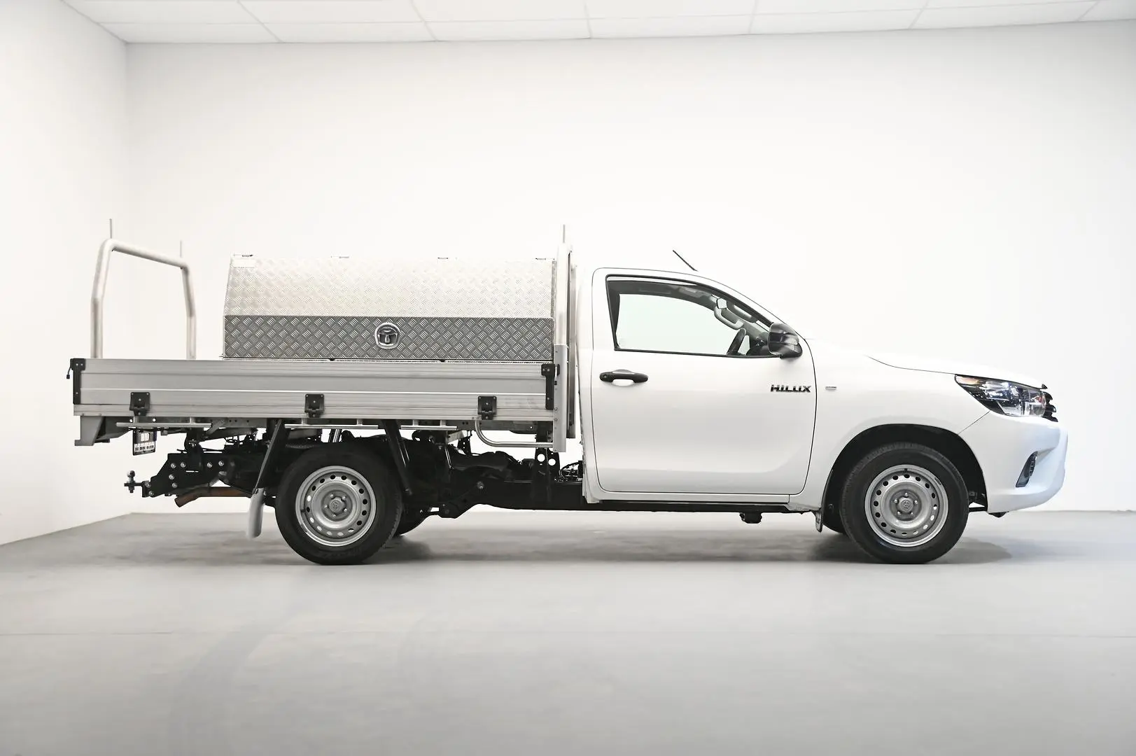 2018 Toyota Hilux Image 3