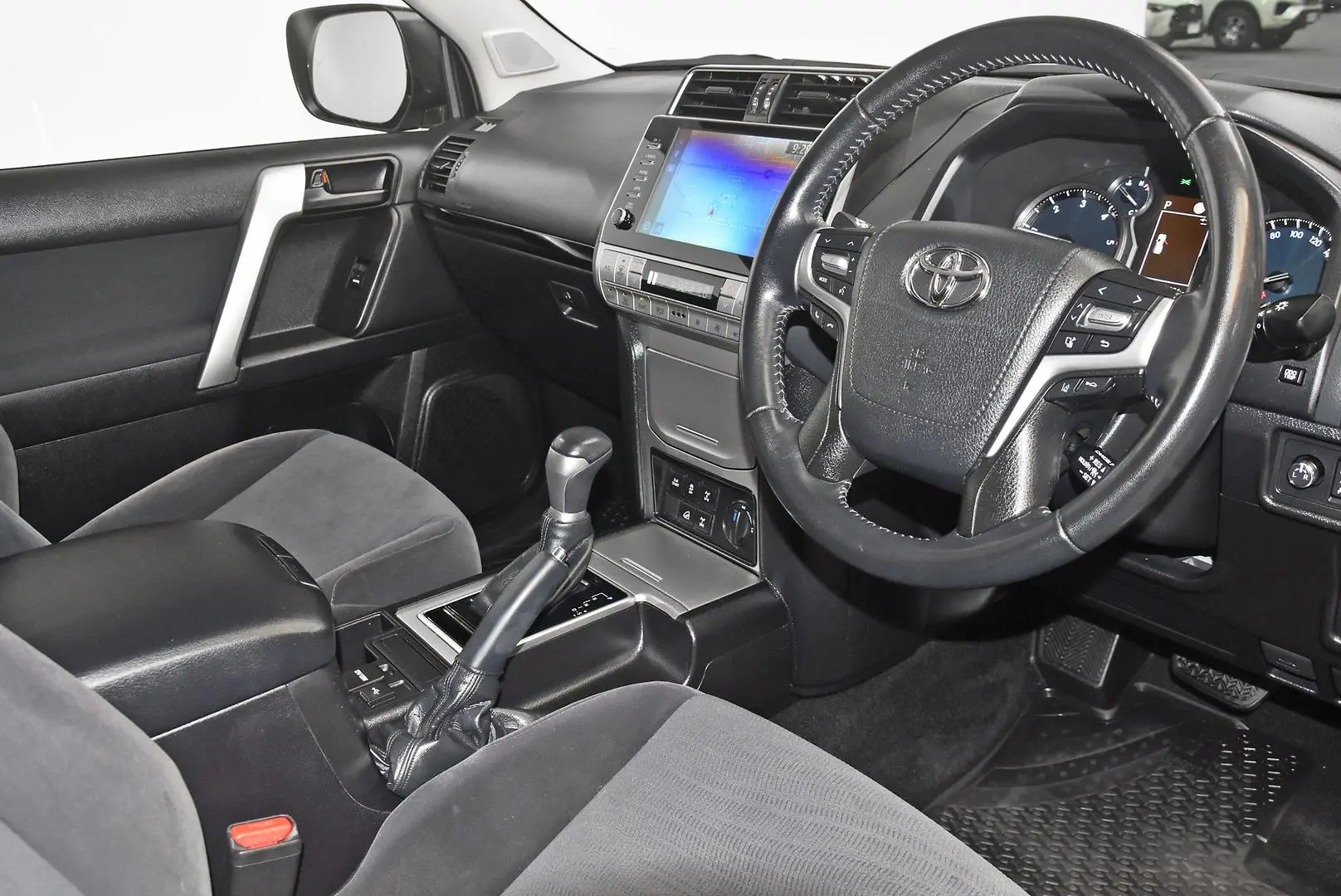 2023 Toyota Landcruiser Prado Gallery Image 7