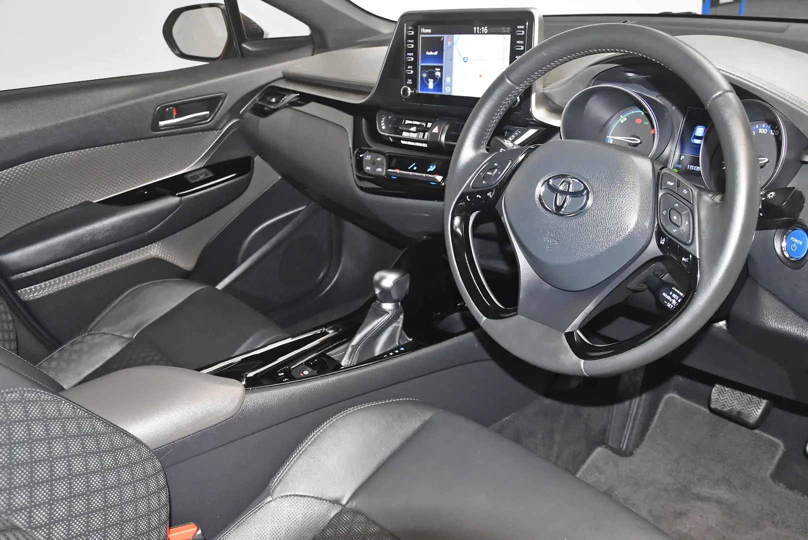 2020 Toyota C-HR Gallery Image 9