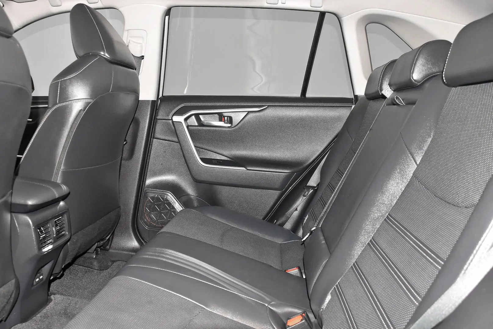 2023 Toyota RAV4 Gallery Image 19