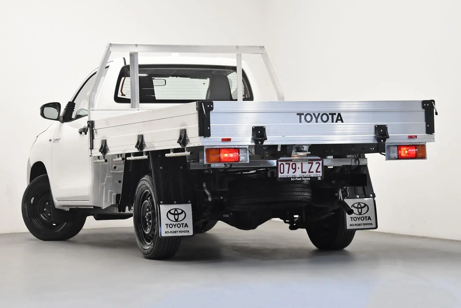 2025 Toyota Hilux Gallery Image 5
