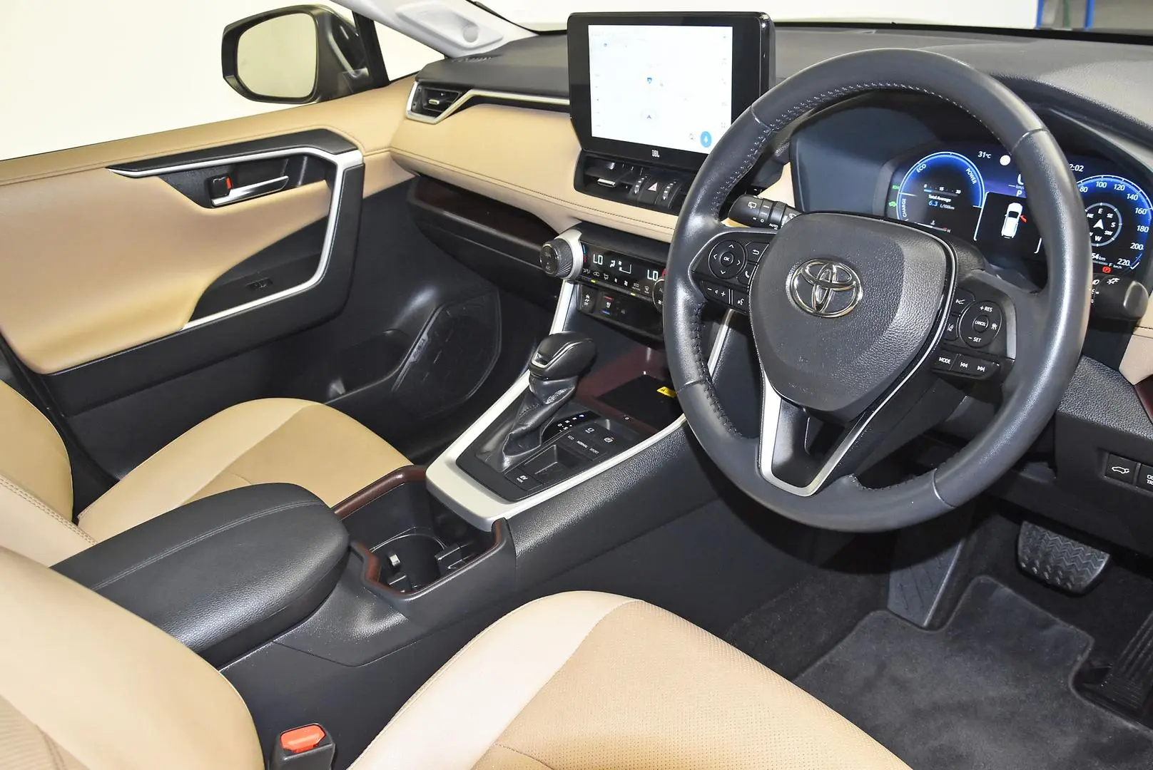 2024 Toyota RAV4 Gallery Image 9