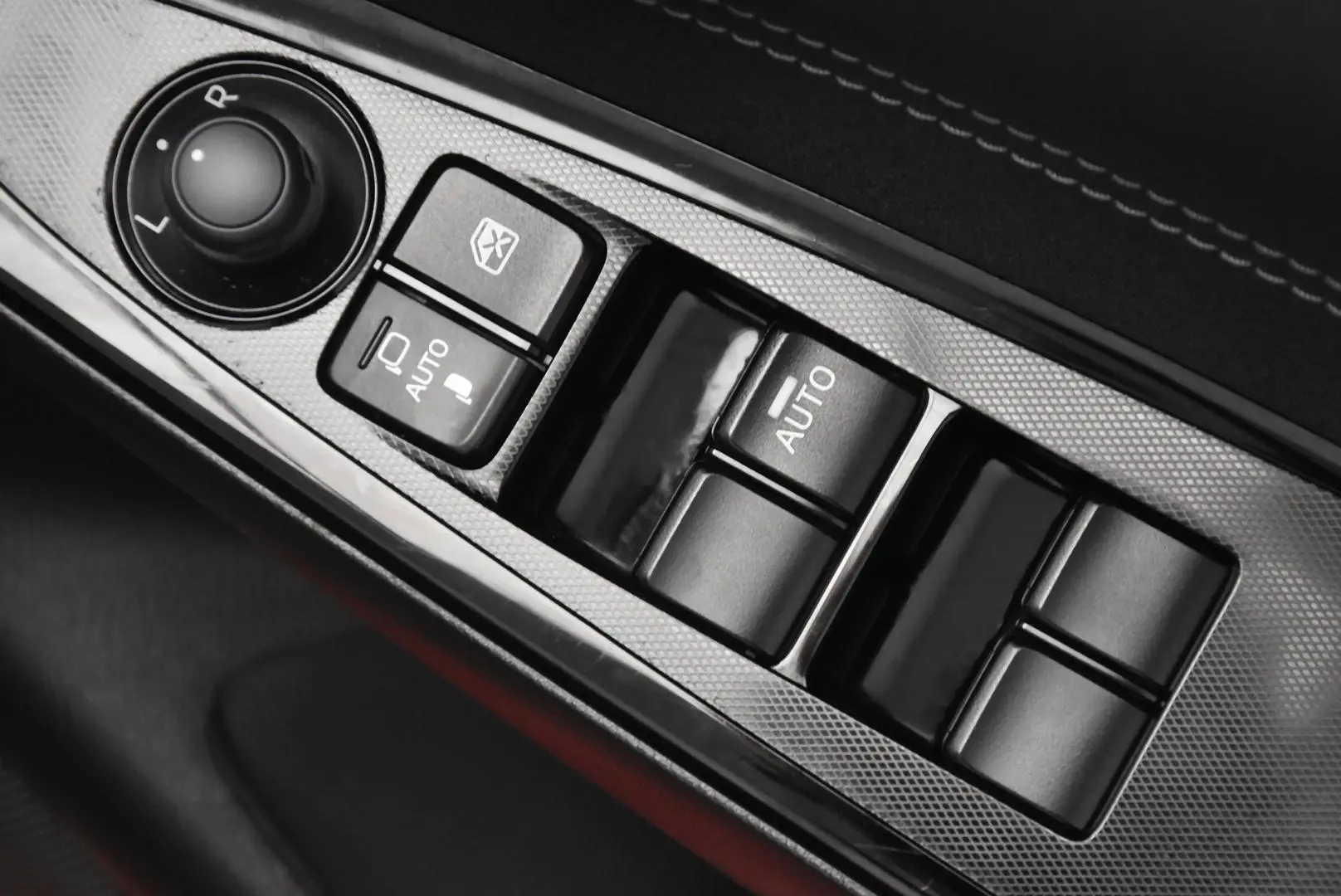 2017 Mazda 2 Gallery Image 9