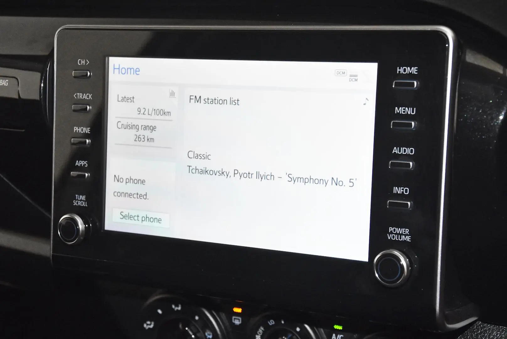 2024 Toyota Hilux Gallery Image 11