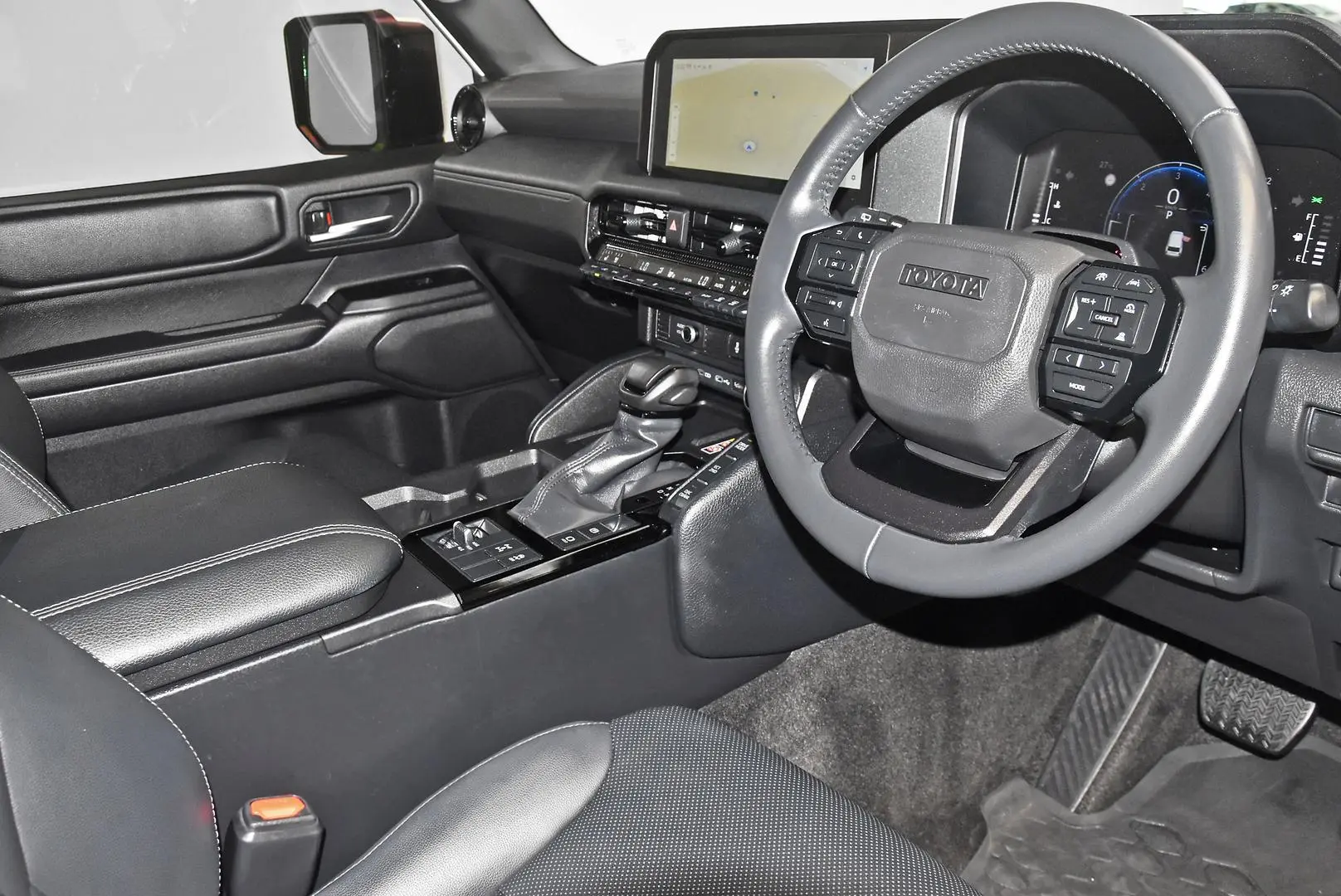 2024 Toyota Landcruiser Prado Gallery Image 8