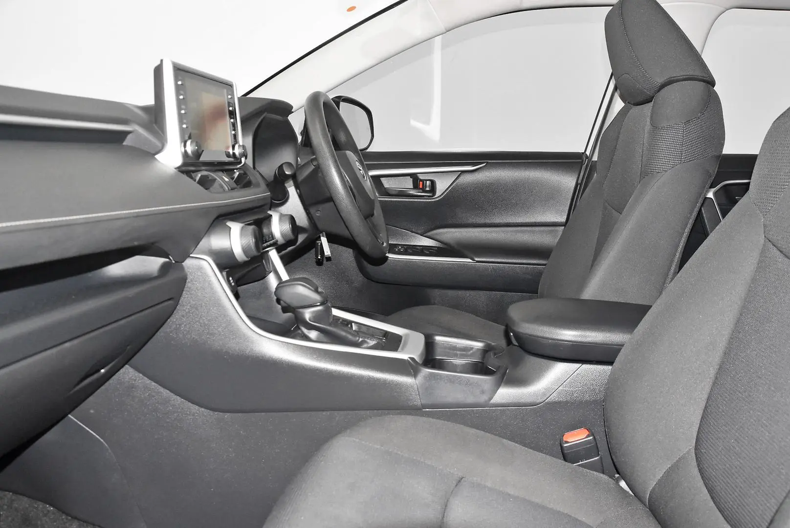 2019 Toyota RAV4 Gallery Image 17