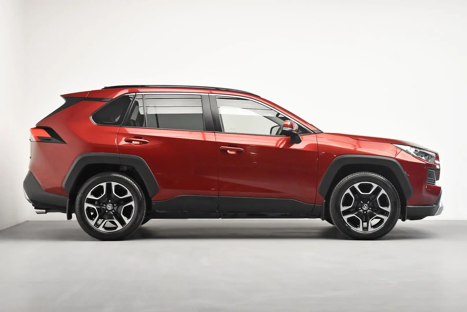 2020 Toyota RAV4 Gallery Image 3