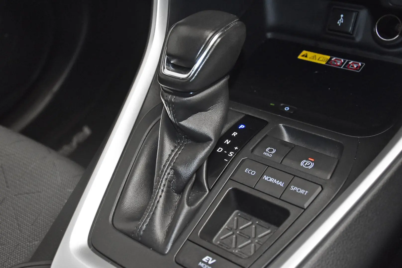 2022 Toyota RAV4 Gallery Image 14