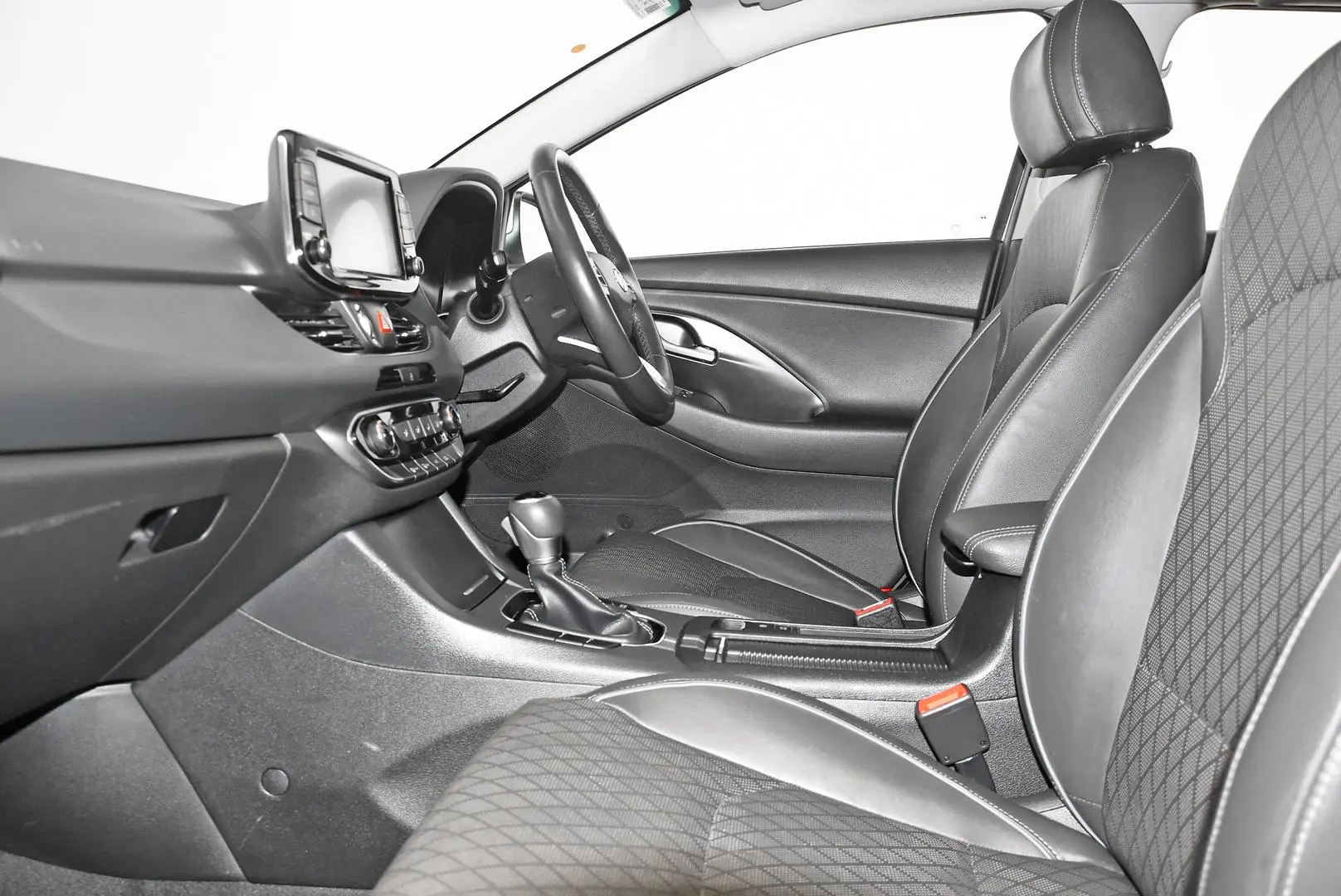 2022 Hyundai i30 Gallery Image 16