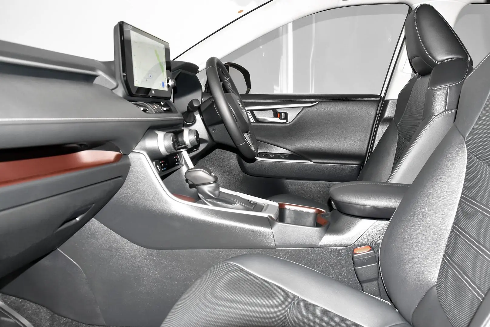 2025 Toyota RAV4 Gallery Image 18