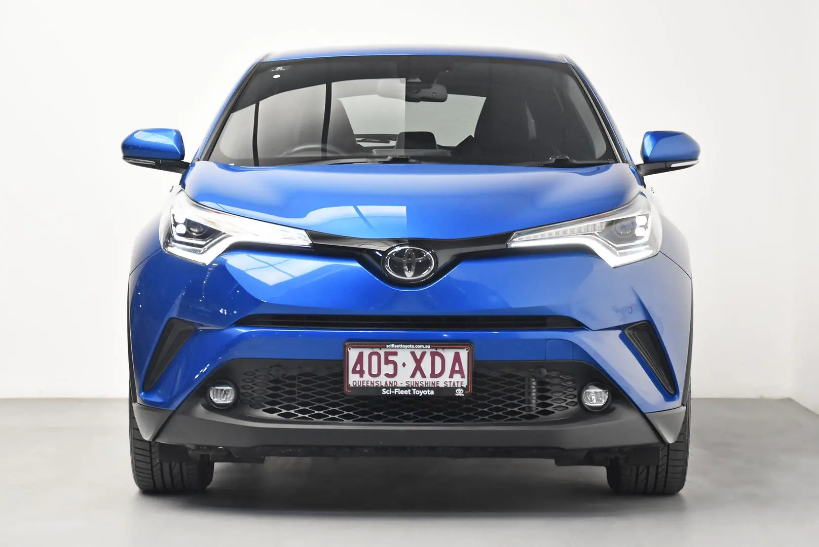 2017 Toyota C-HR Gallery Image 2