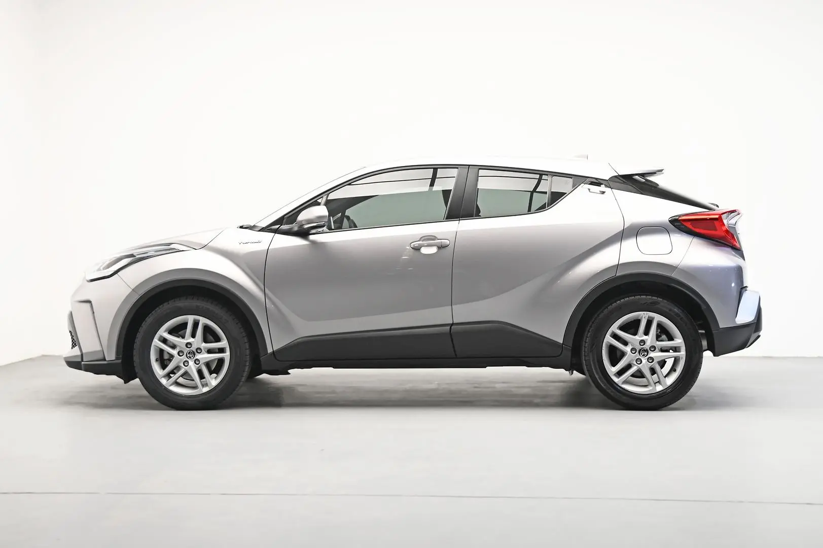 2022 Toyota C-HR Image 4