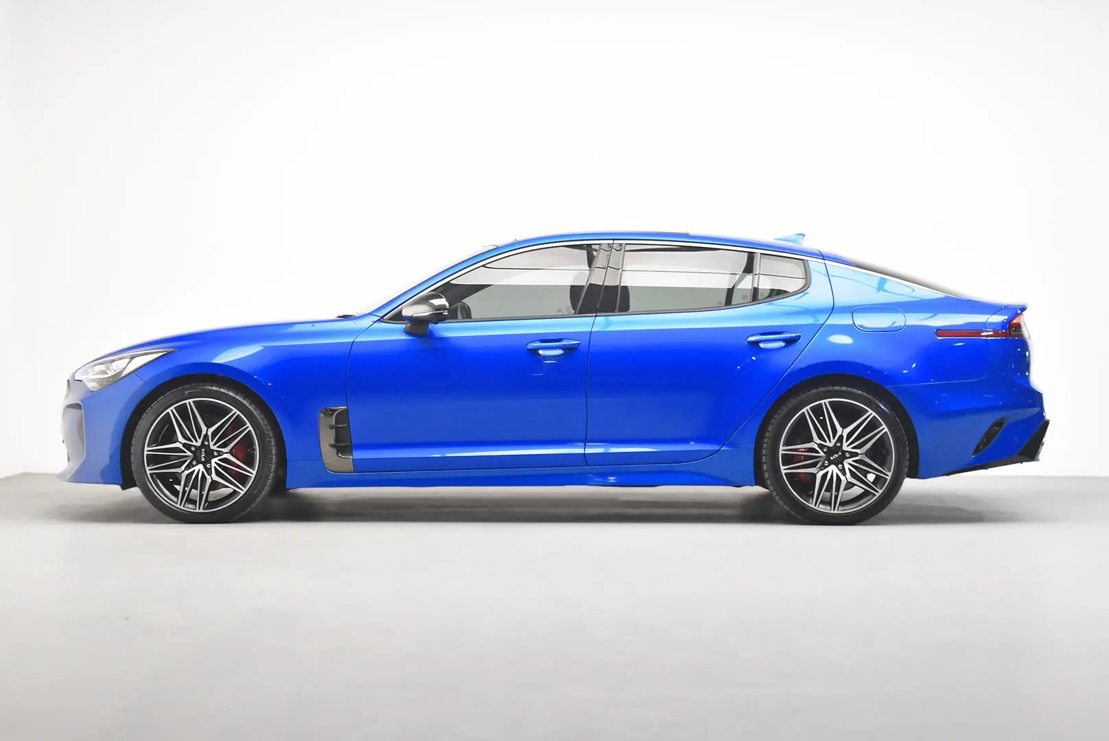 2022 Kia Stinger Gallery Image 4