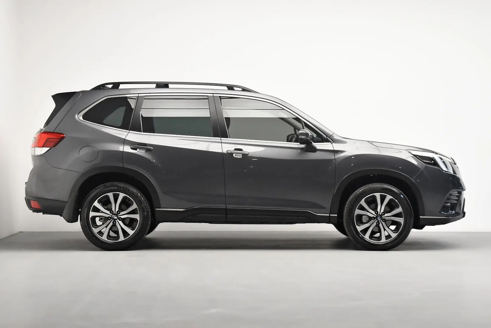 2023 Subaru Forester Gallery Image 3