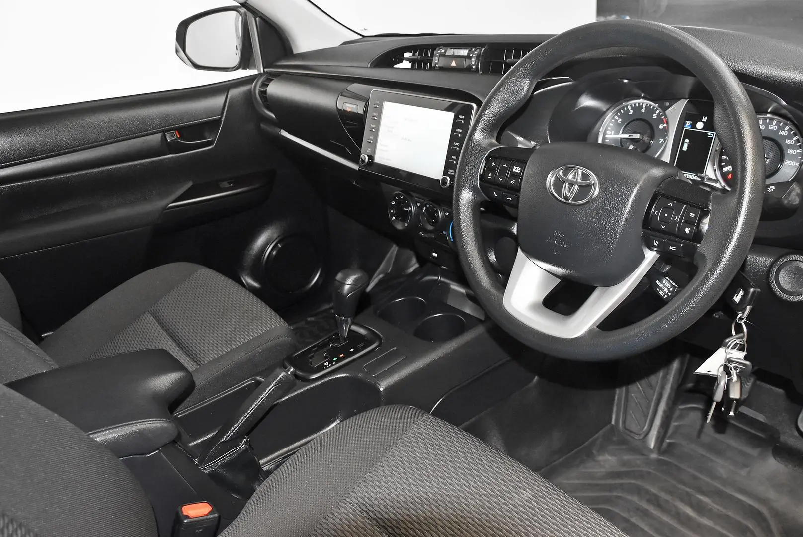 2021 Toyota Hilux Gallery Image 8
