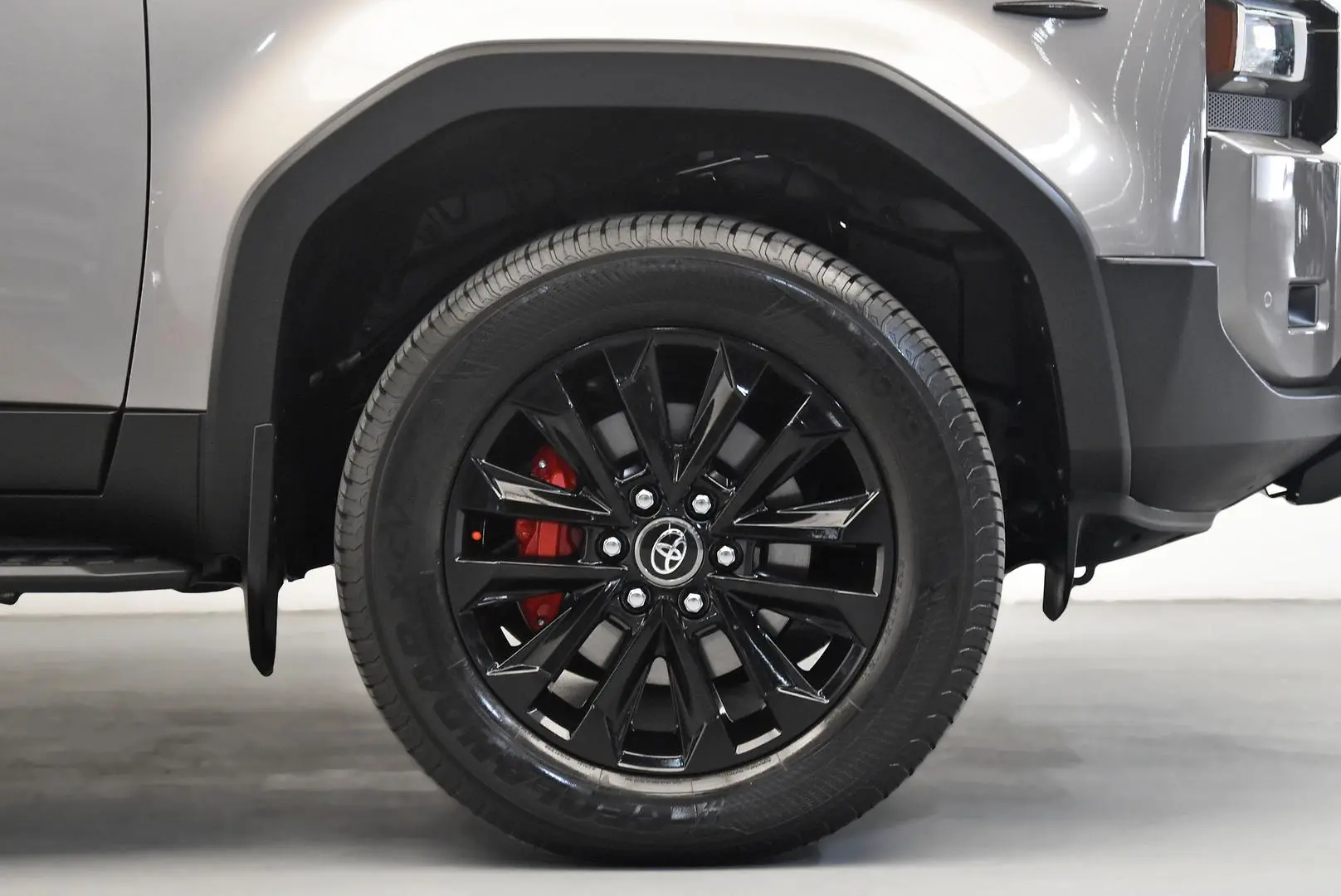 2025 Toyota Landcruiser Prado Gallery Image 23