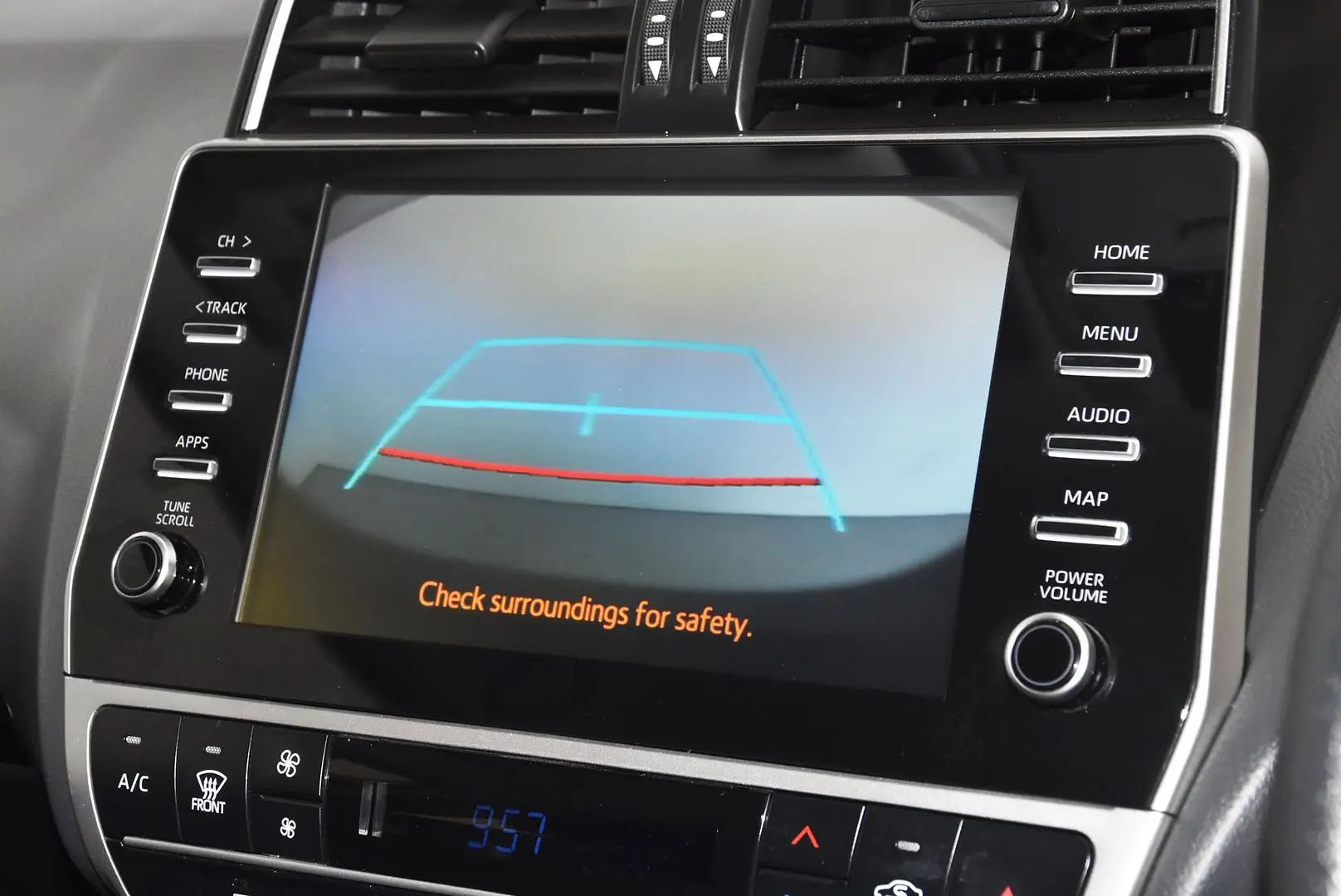 2022 Toyota Landcruiser Prado Gallery Image 11