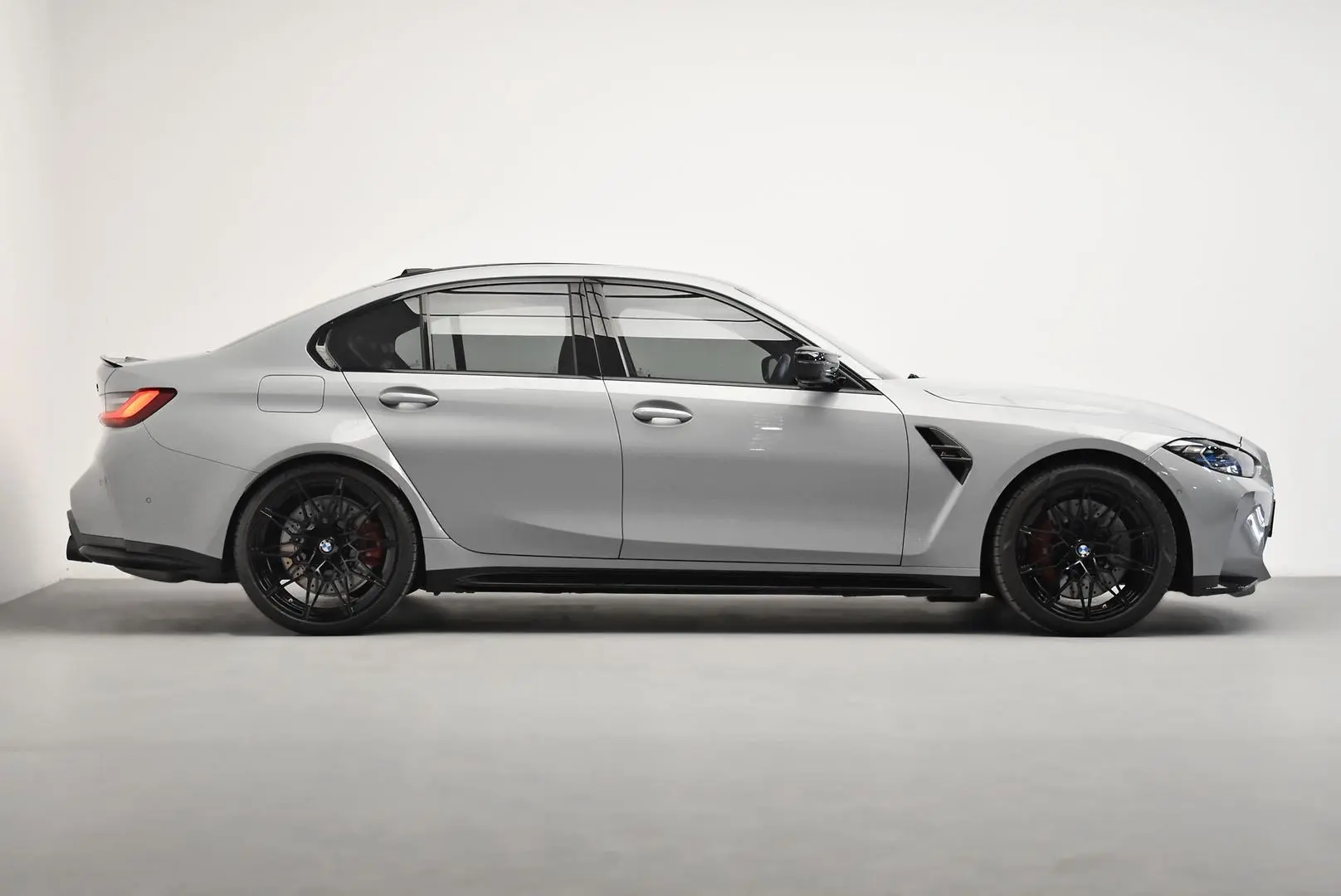 2023 BMW M3 Gallery Image 3