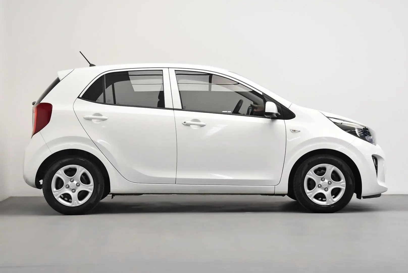 2018 Kia Picanto Gallery Image 3