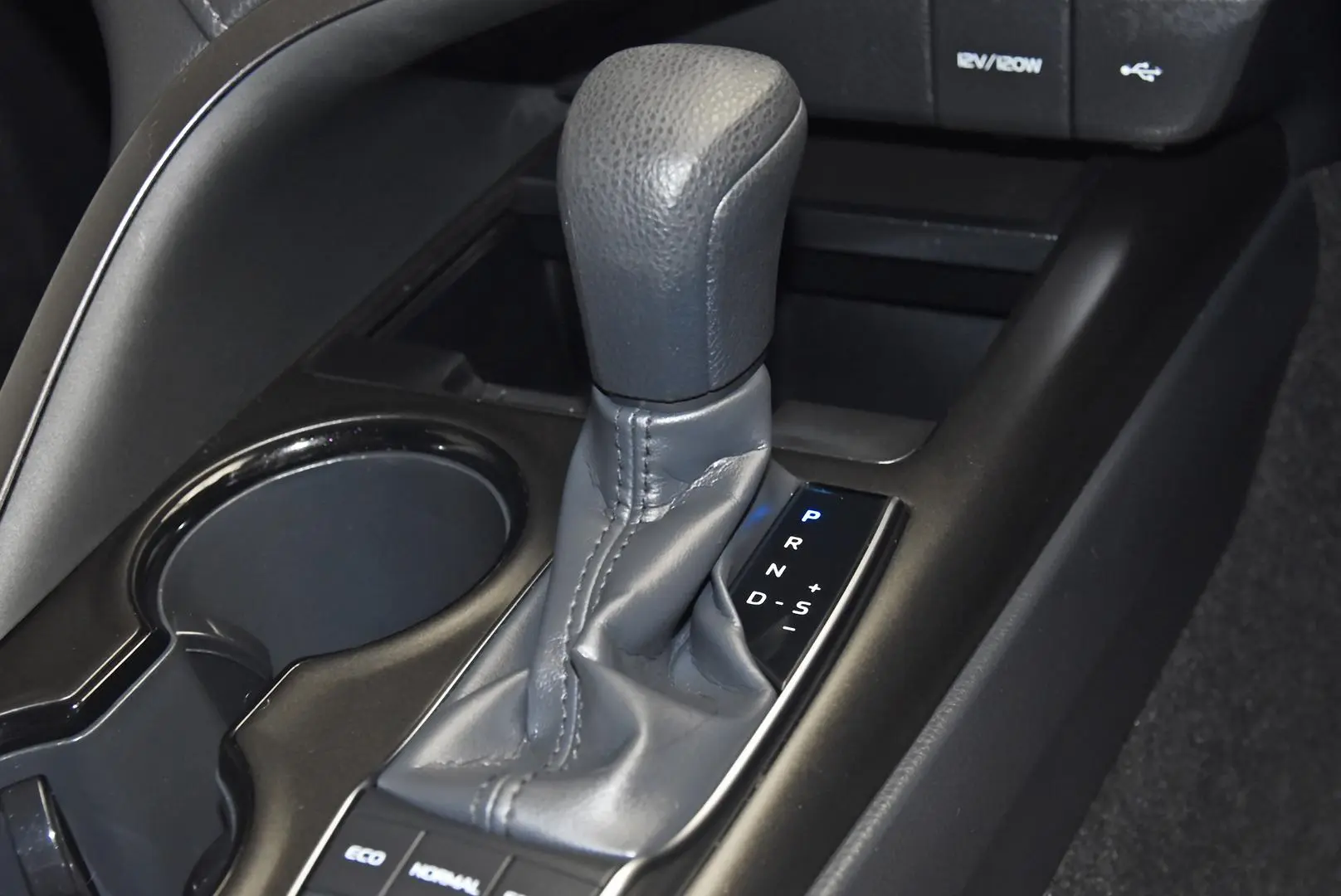 2023 Toyota Camry Gallery Image 12