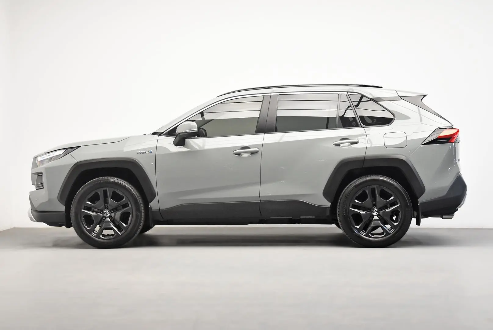2023 Toyota RAV4 Gallery Image 4