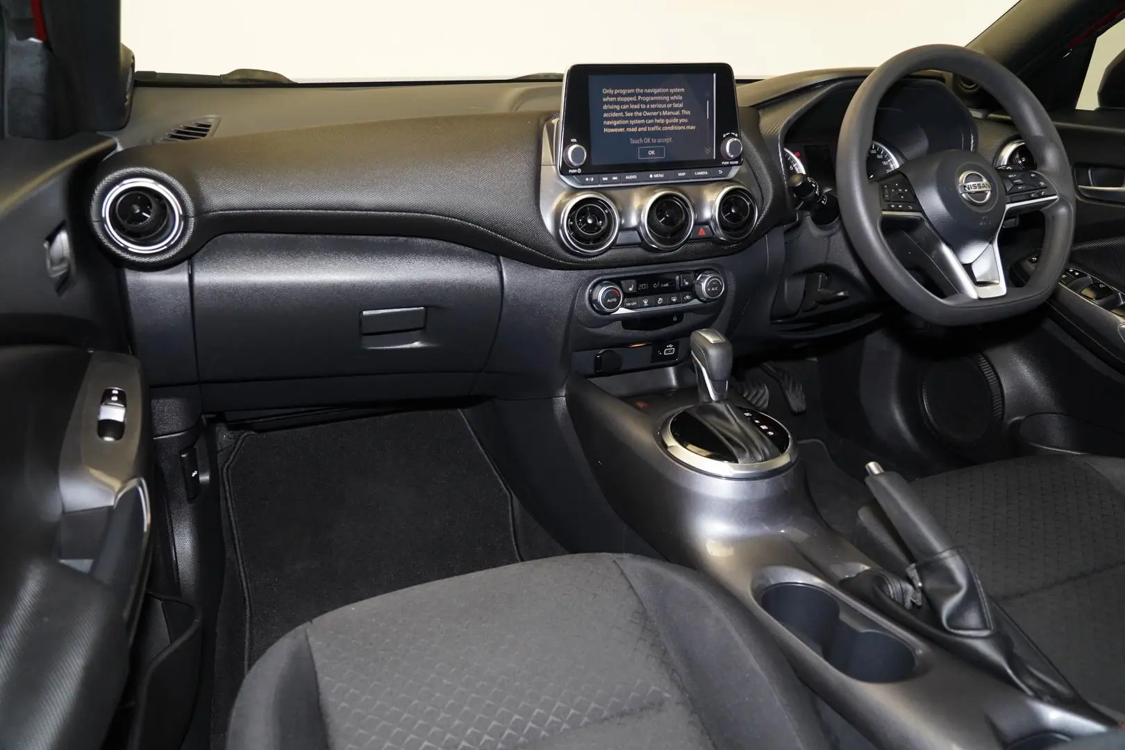 2020 Nissan JUKE Gallery Image 9