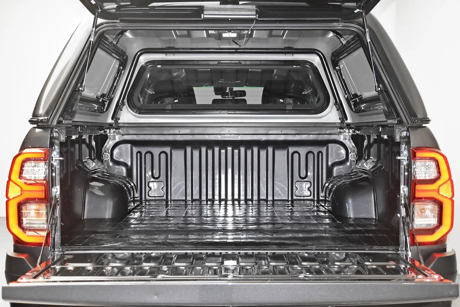 2024 Toyota Hilux Gallery Image 20