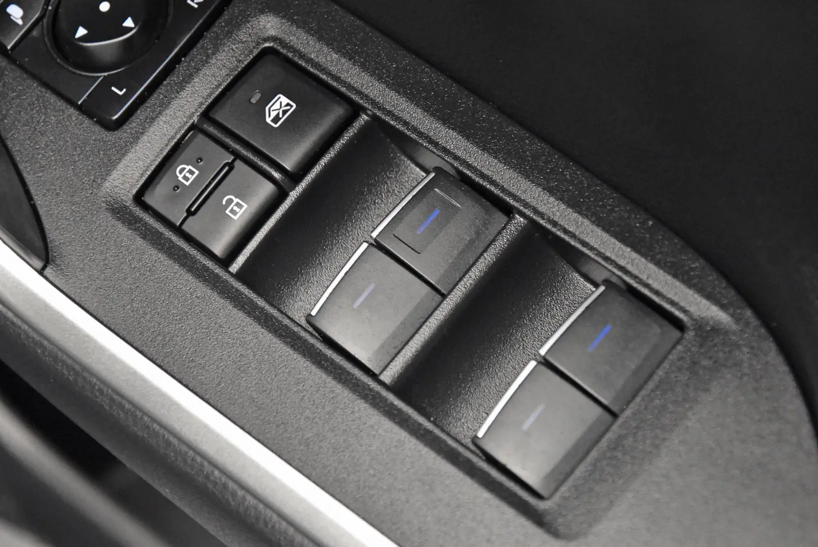 2022 Toyota RAV4 Gallery Image 11