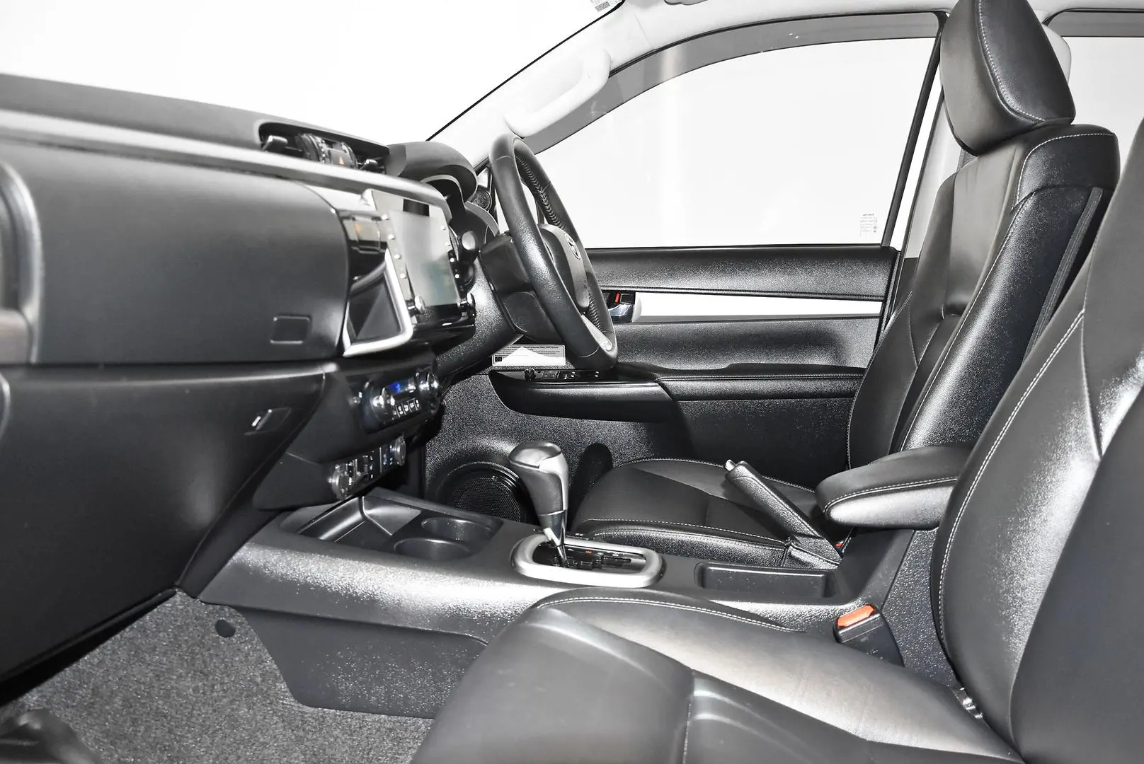 2020 Toyota Hilux Gallery Image 18