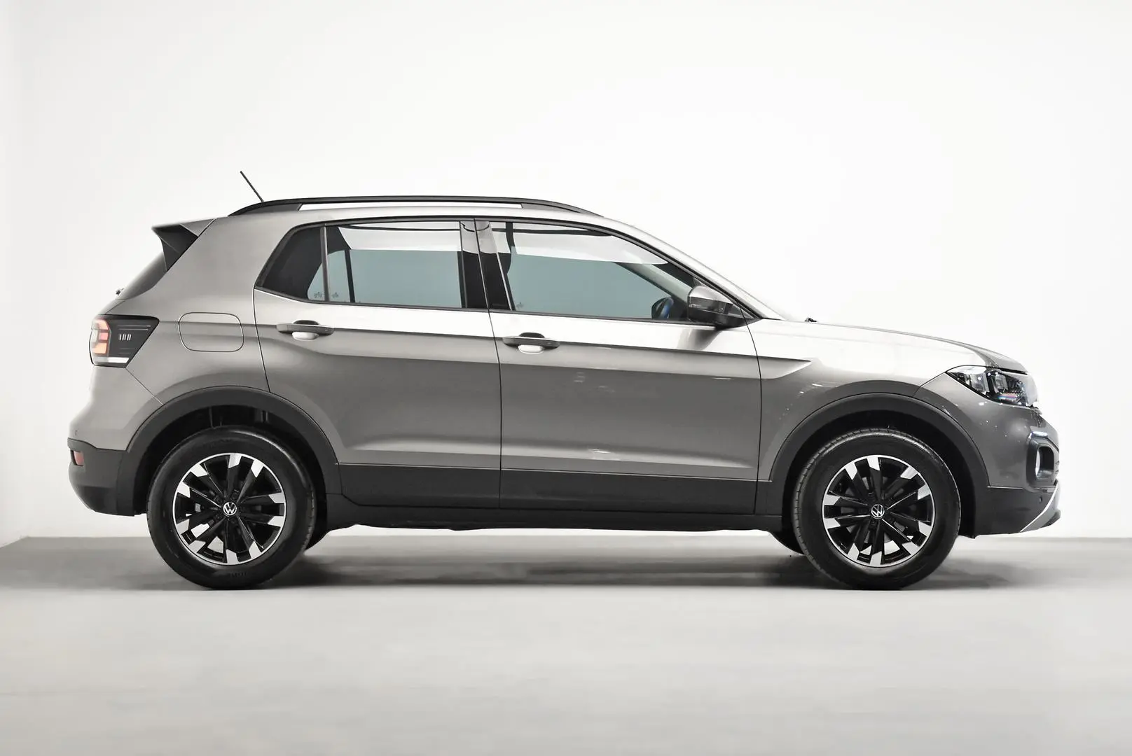 2021 Volkswagen T-Cross Gallery Image 3