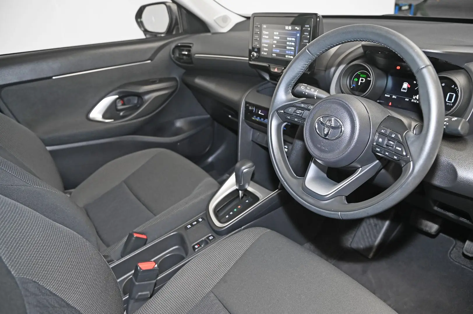 2023 Toyota Yaris Cross Gallery Image 9