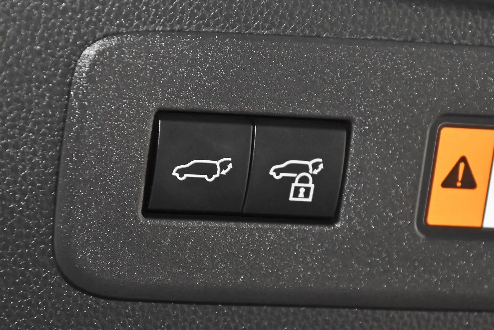 2025 Toyota Landcruiser Prado Gallery Image 21