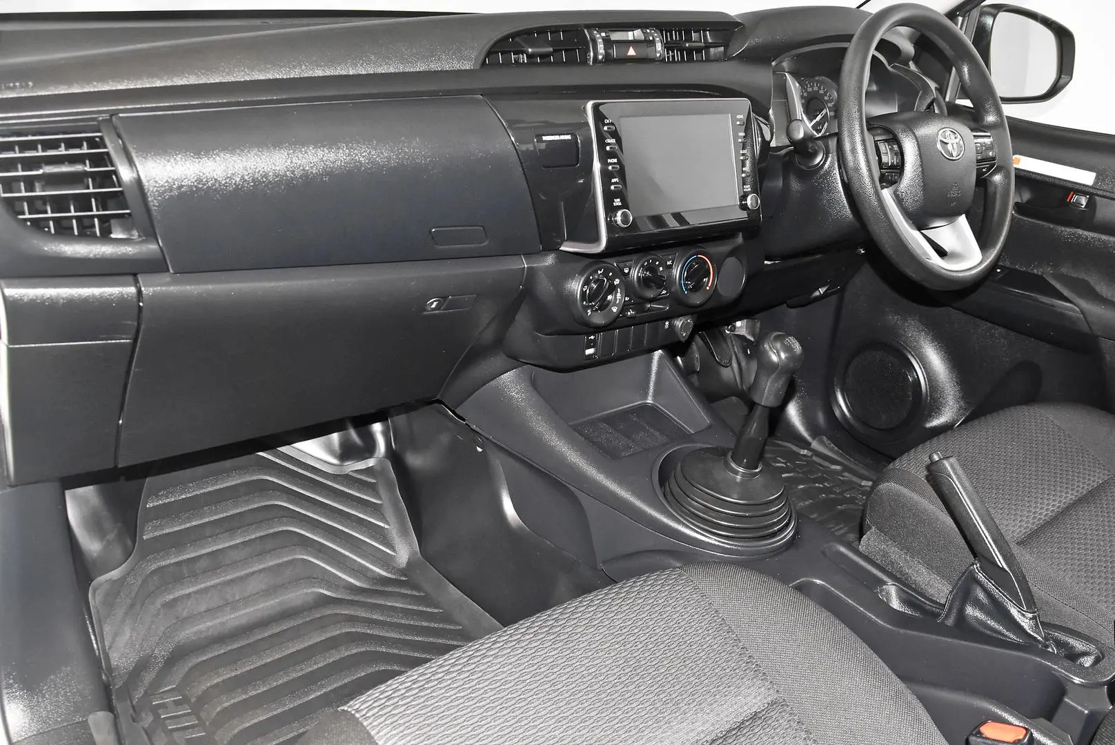 2023 Toyota Hilux Gallery Image 15