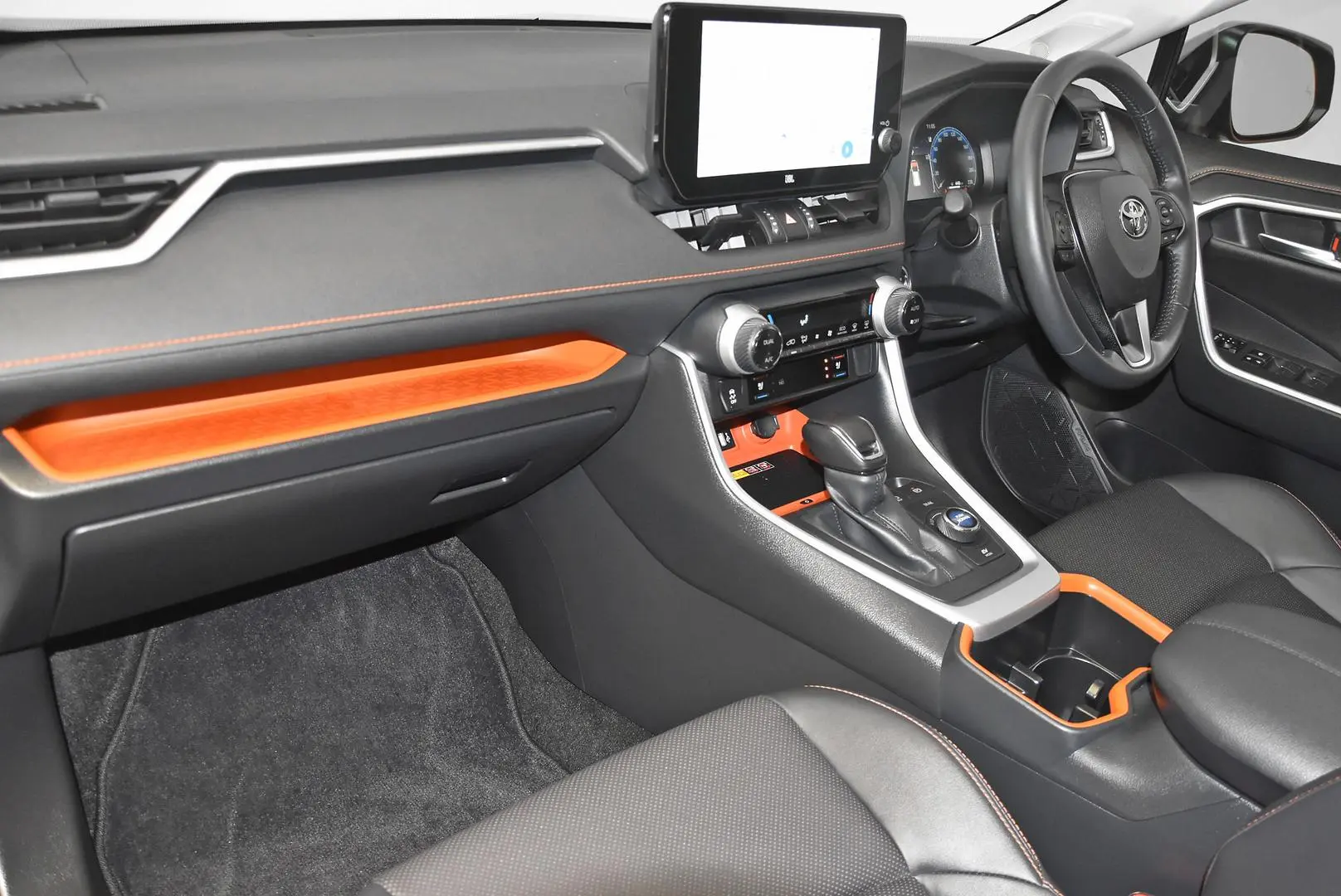 2024 Toyota RAV4 Gallery Image 17