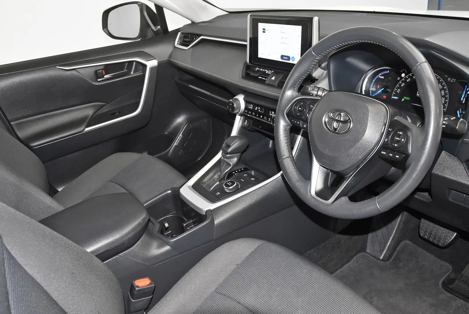 2024 Toyota RAV4 Gallery Image 9