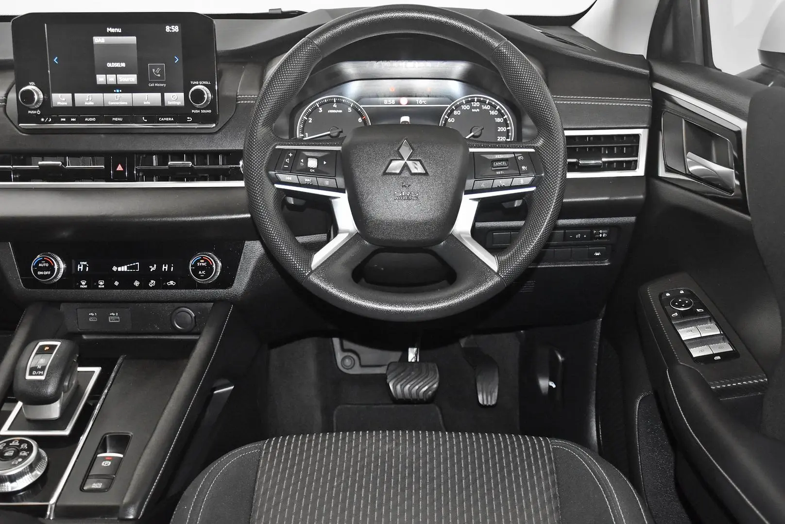 2023 Mitsubishi Outlander Gallery Image 15