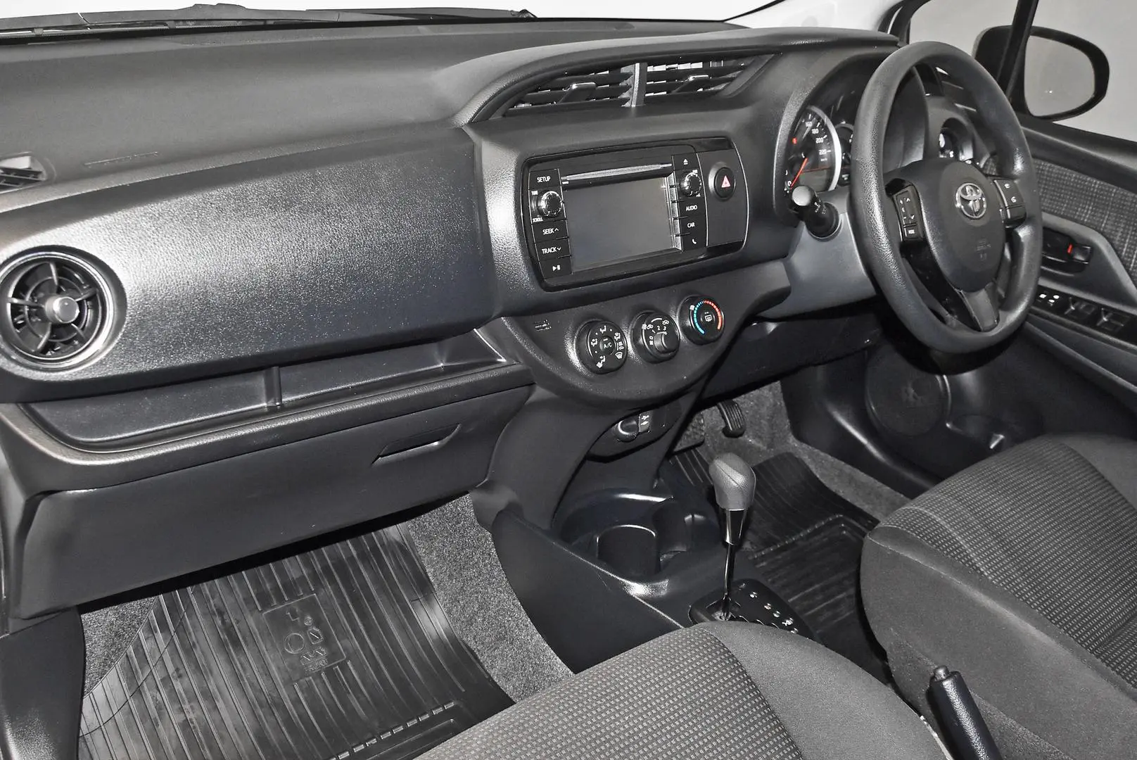 2018 Toyota Yaris Gallery Image 16