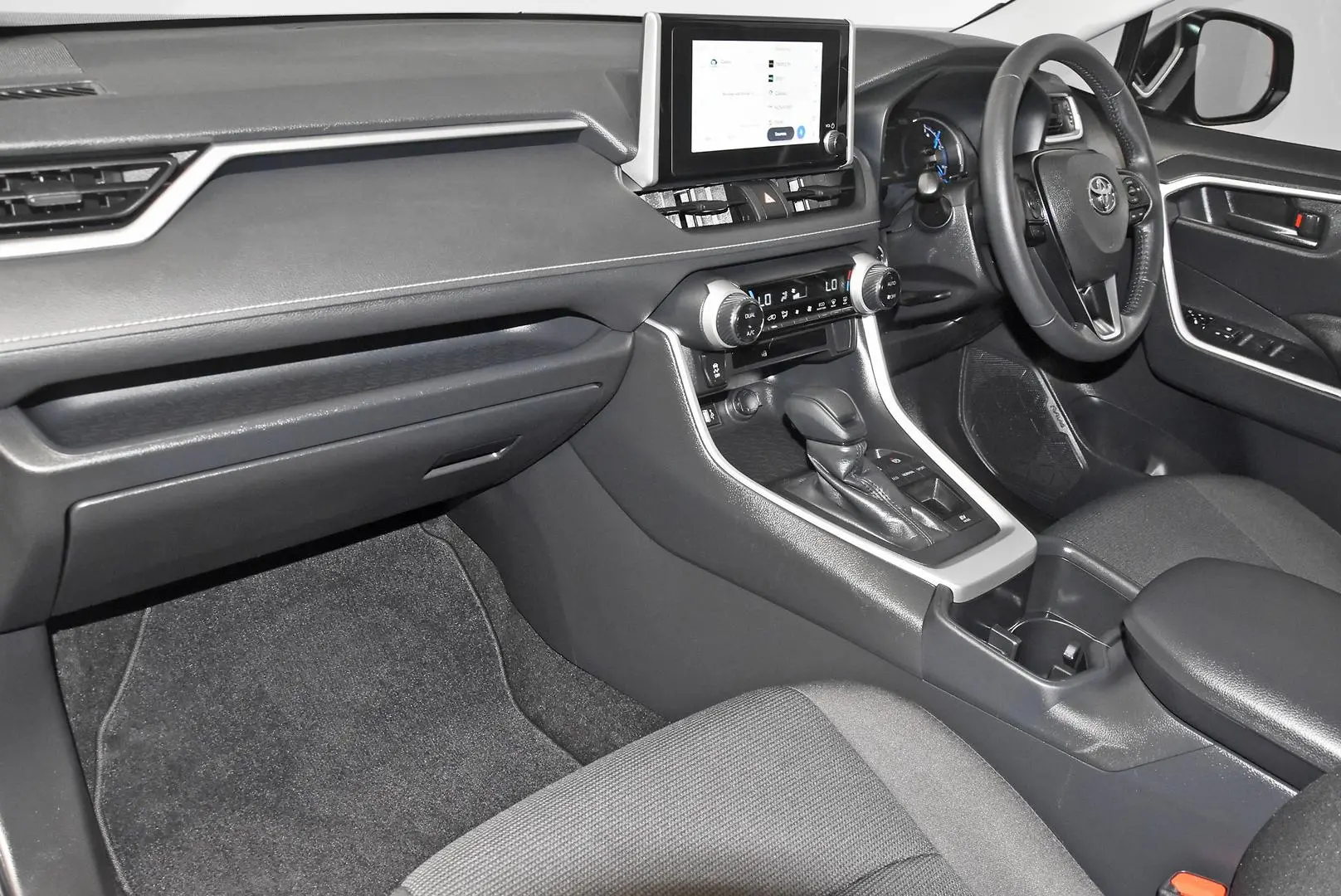 2024 Toyota RAV4 Gallery Image 17