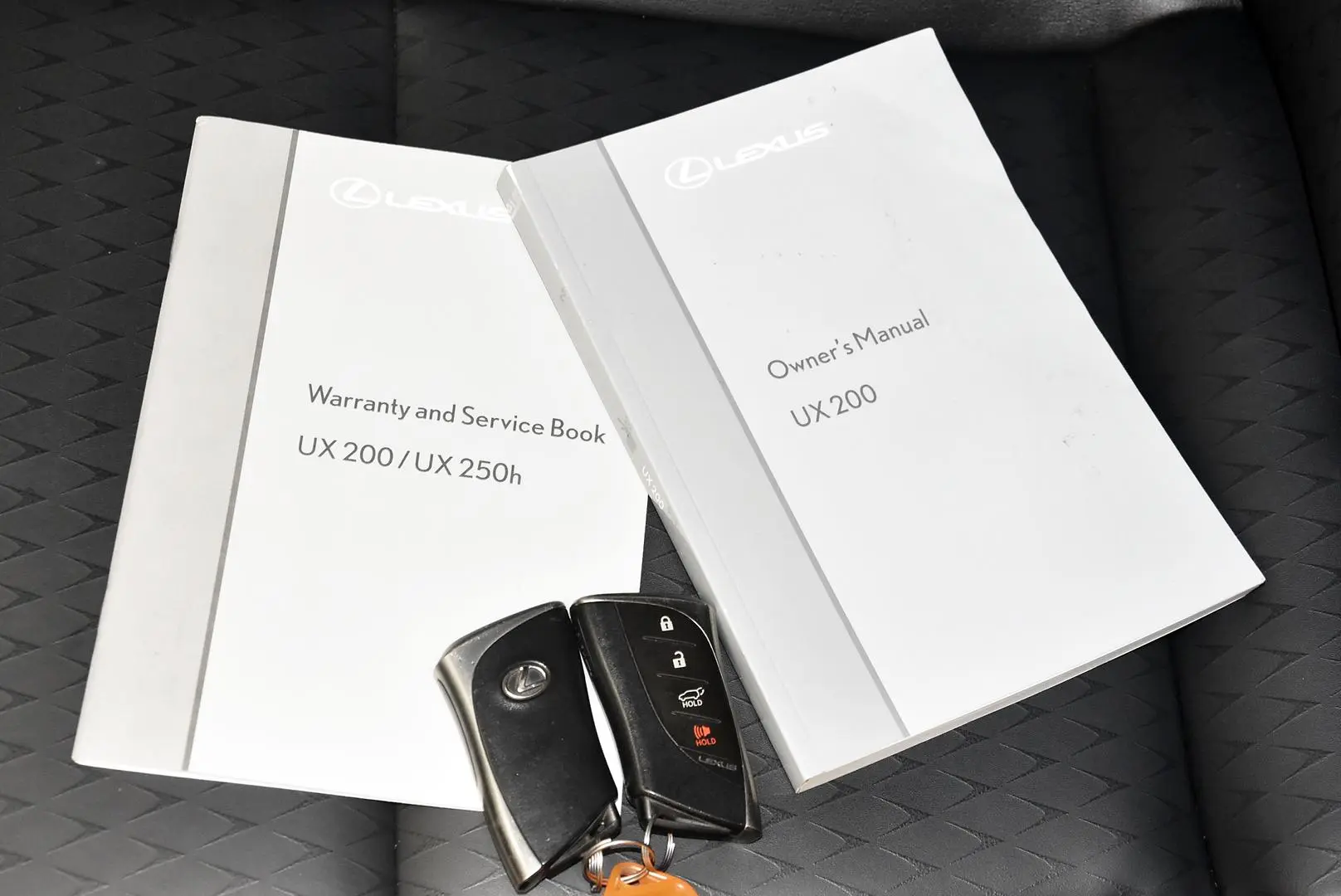 2019 Lexus UX Gallery Image 19