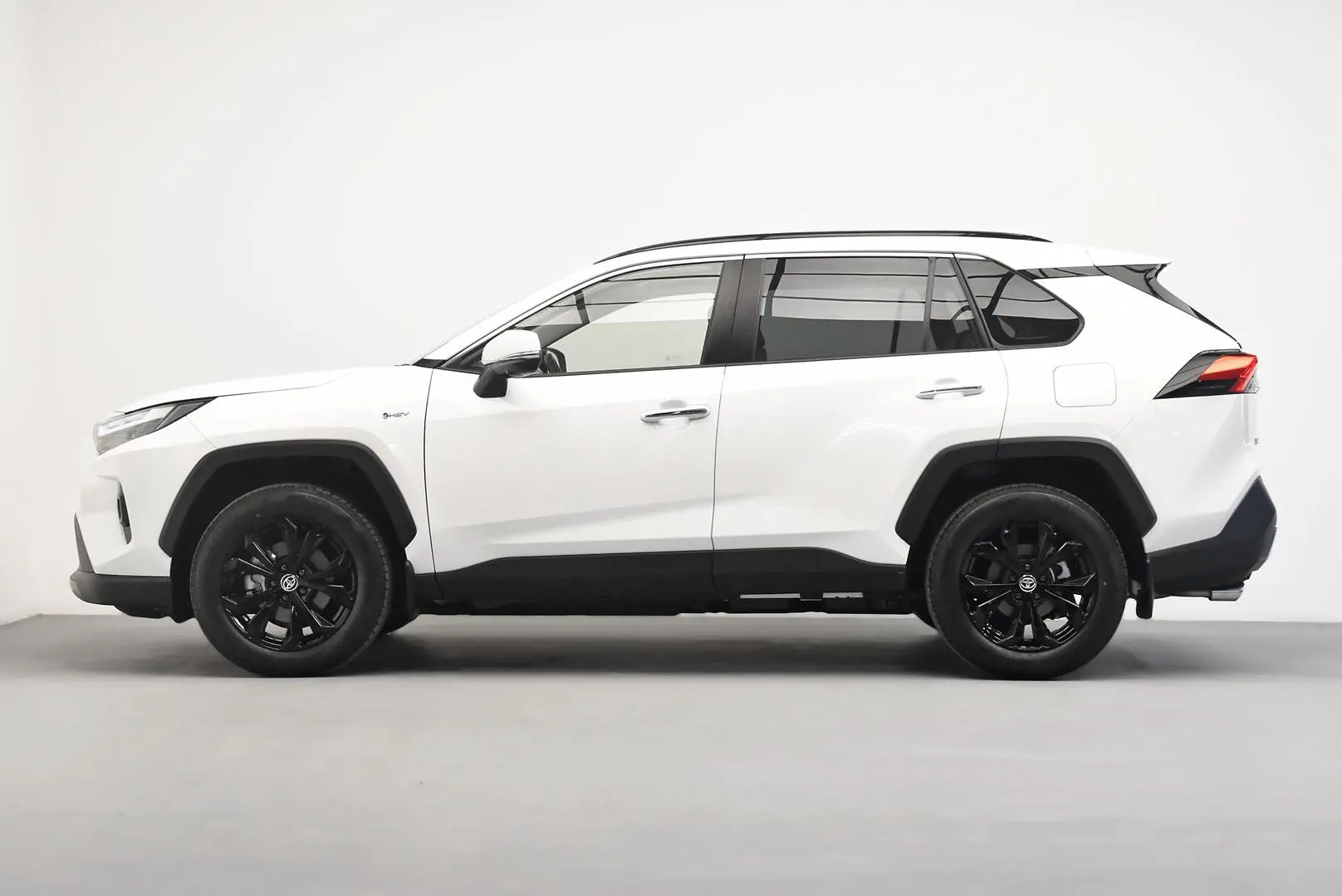 2025 Toyota RAV4 Gallery Image 4