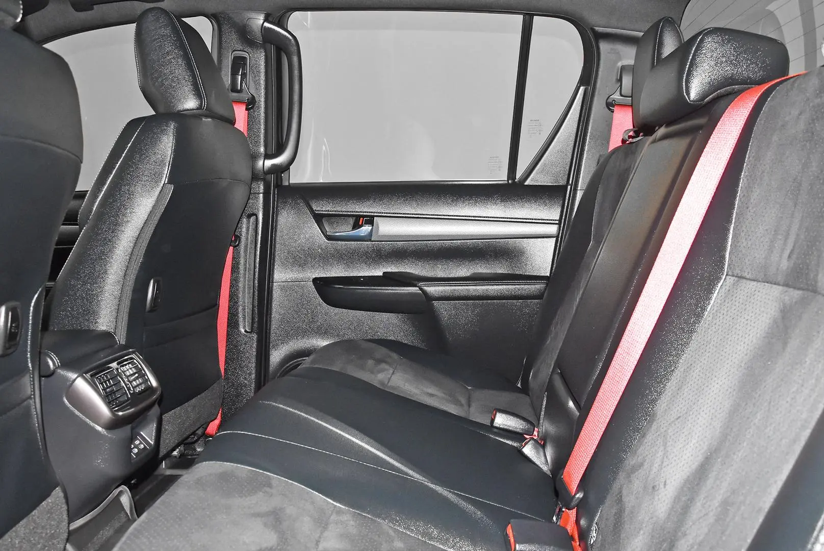 2024 Toyota Hilux Gallery Image 19