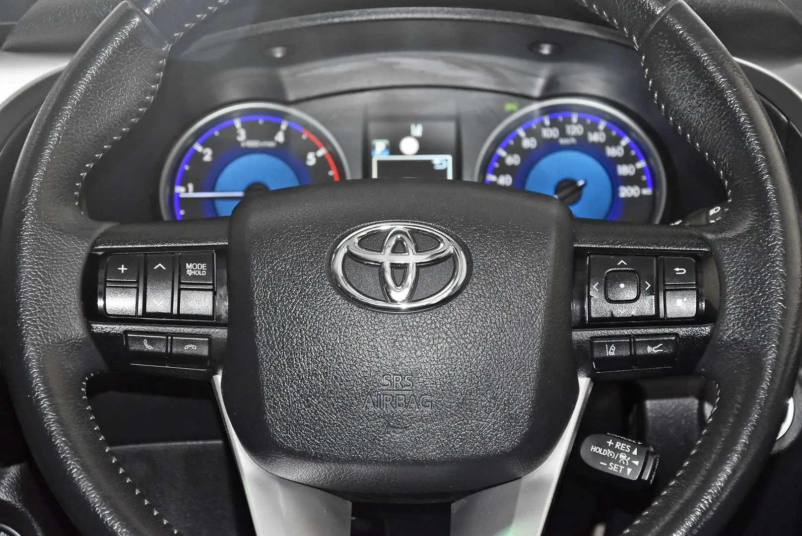 2019 Toyota Hilux Gallery Image 15