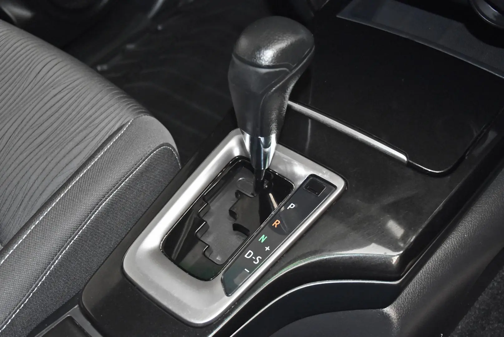 2022 Toyota Fortuner Gallery Image 12
