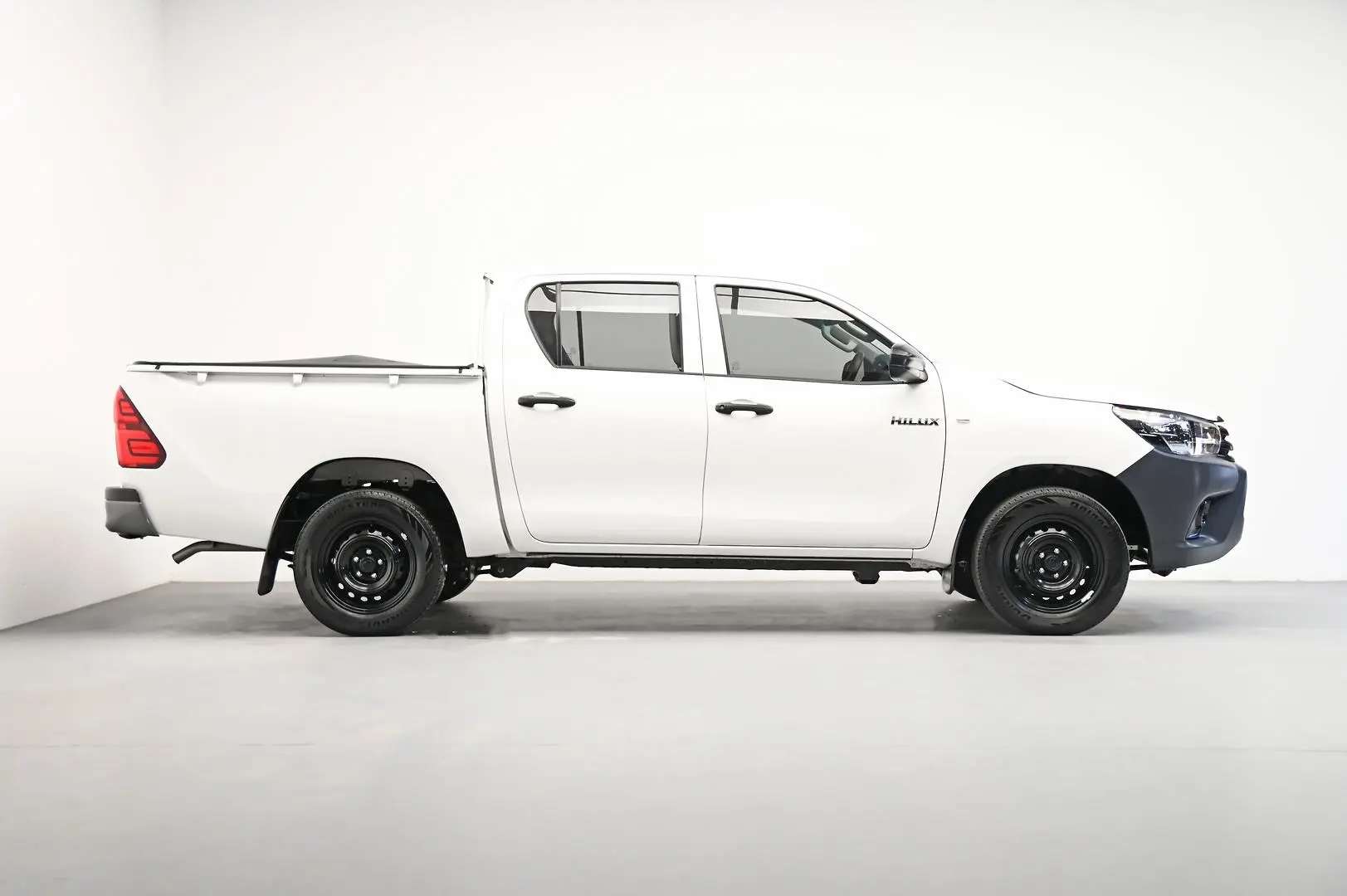 2023 Toyota Hilux Image 3