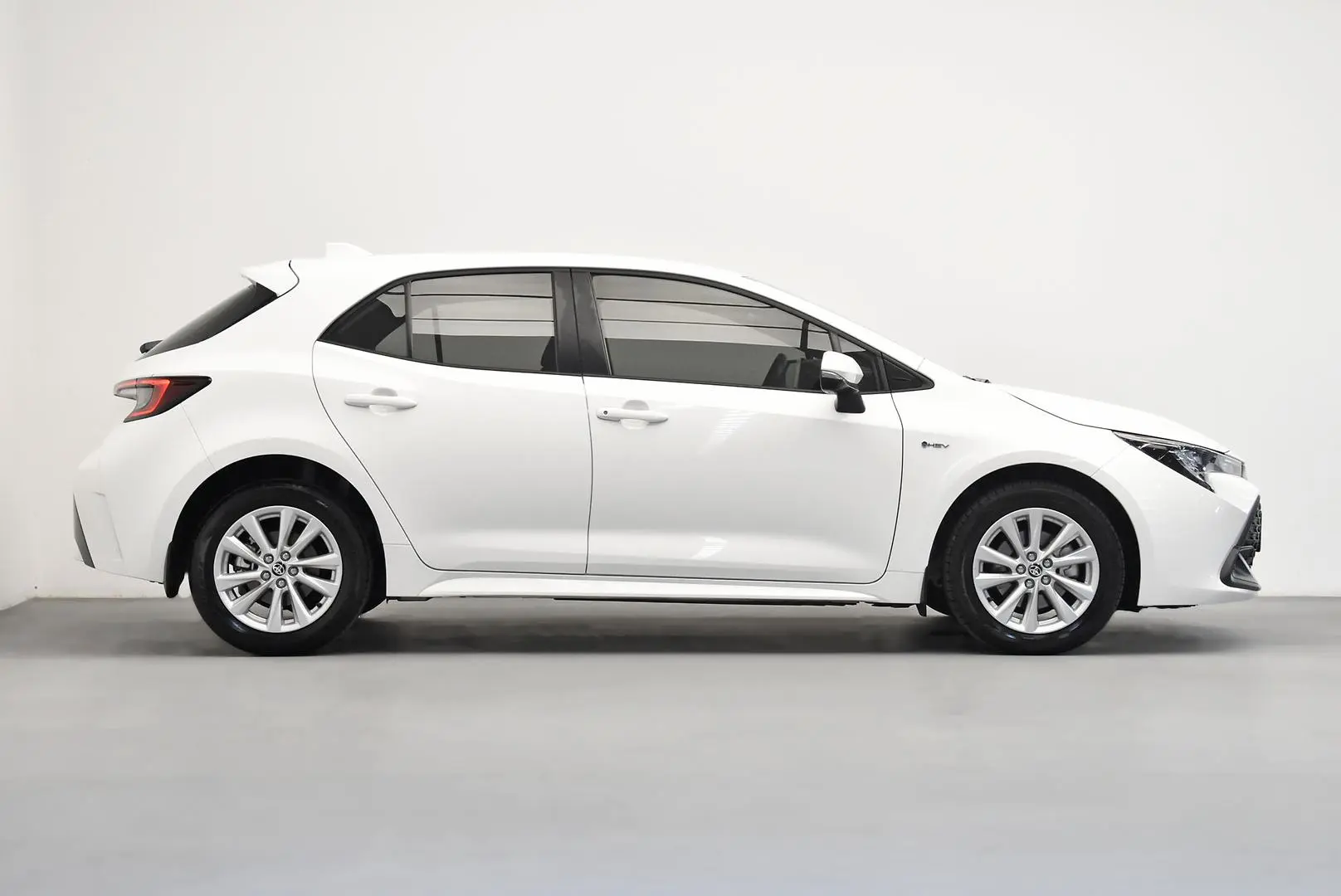 2025 Toyota Corolla Gallery Image 3