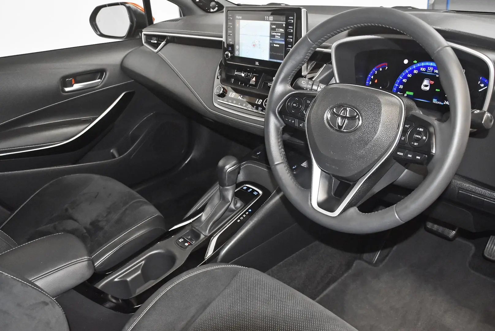 2018 Toyota Corolla Gallery Image 9